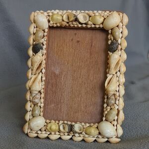 Vintage Seashell Picture Frame.